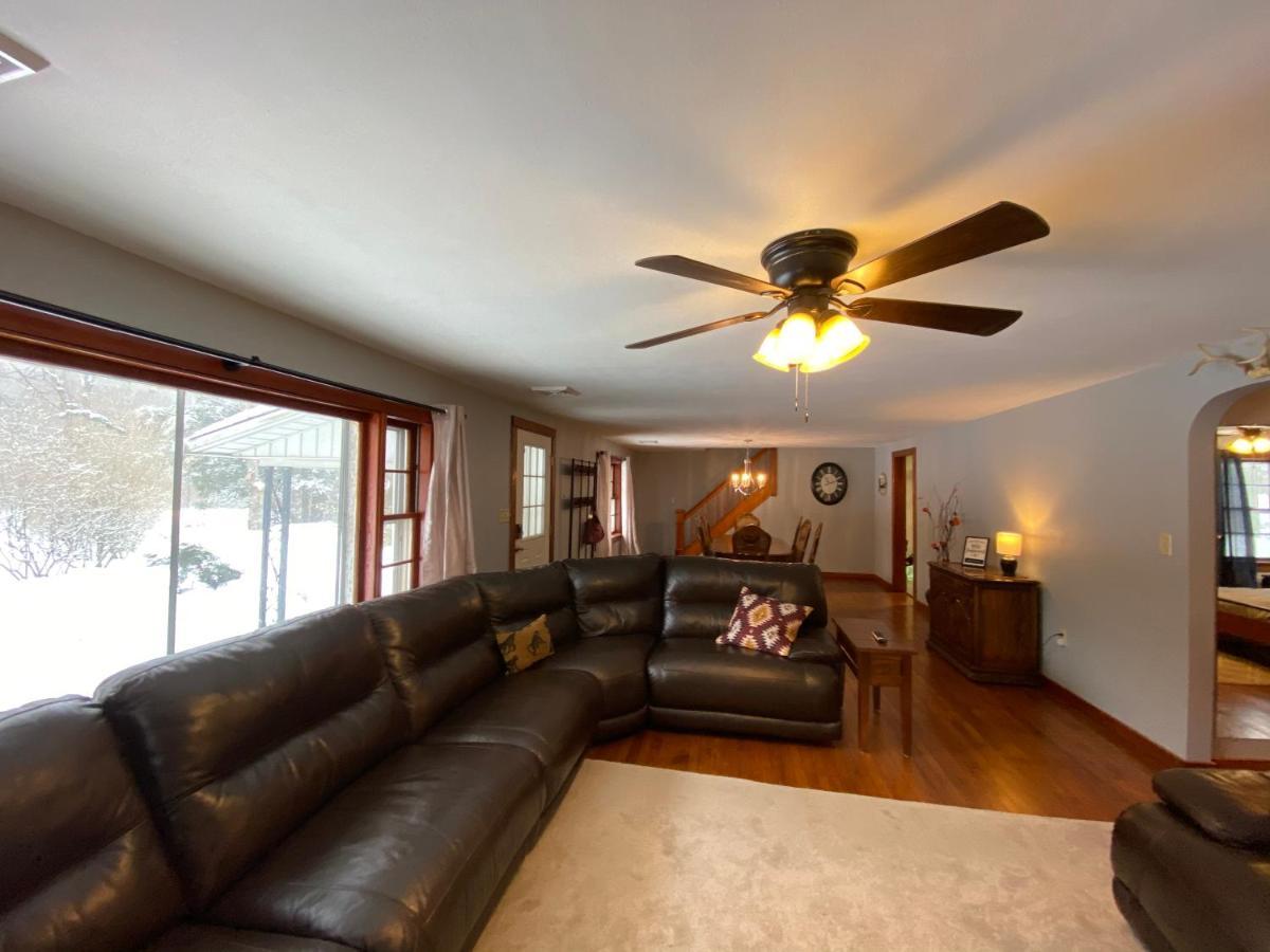 Private Creek Access - On One Acre Casa de férias Tannersville