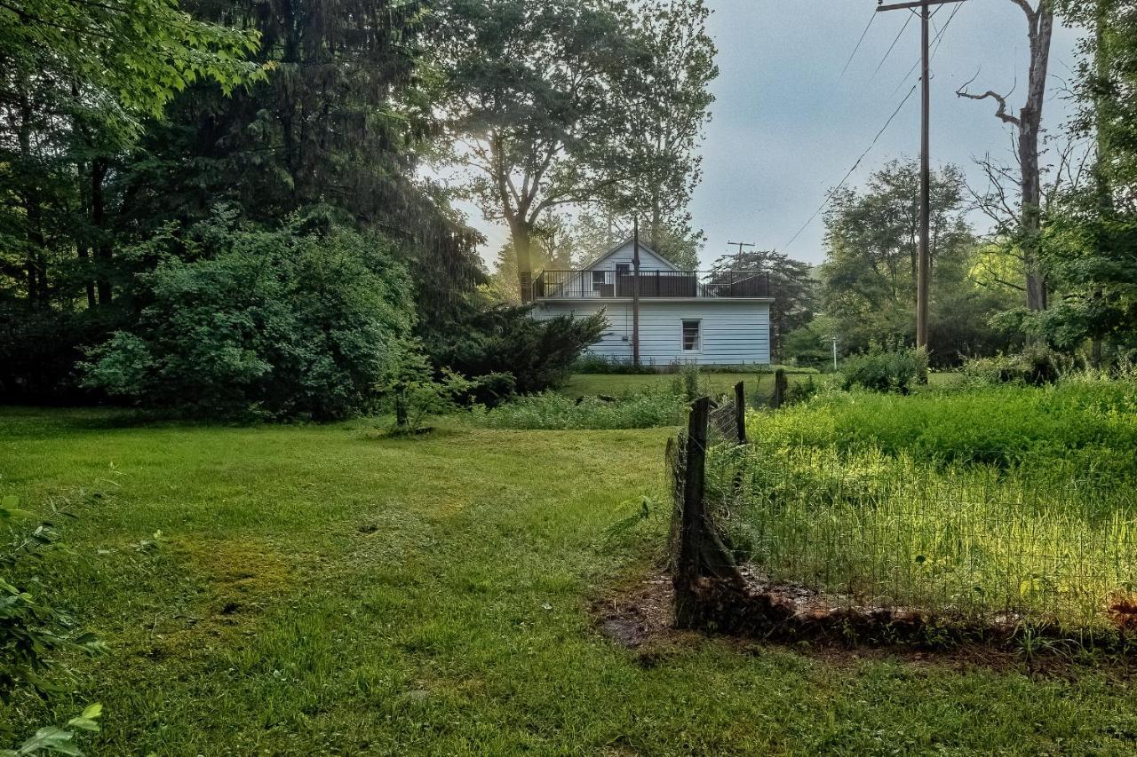 Casa de férias Private Creek Access - On One Acre Tannersville